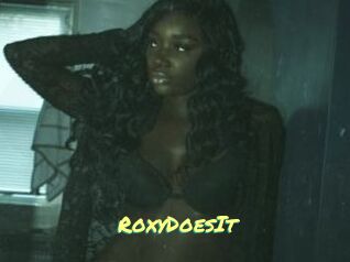 RoxyDoesIt
