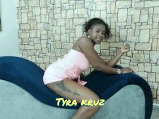 Tyra_kruz
